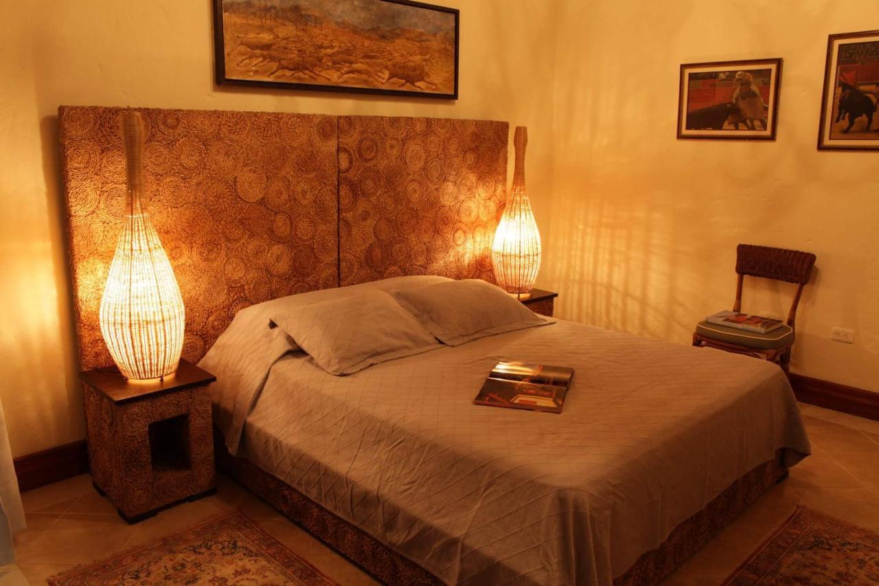 Y Santa Fe Colonial Hotel